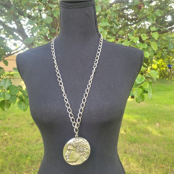 XL Vintage Greek Roman Bust Coin God Emperor Oversized Pendant Necklace - Picture 3 of 5